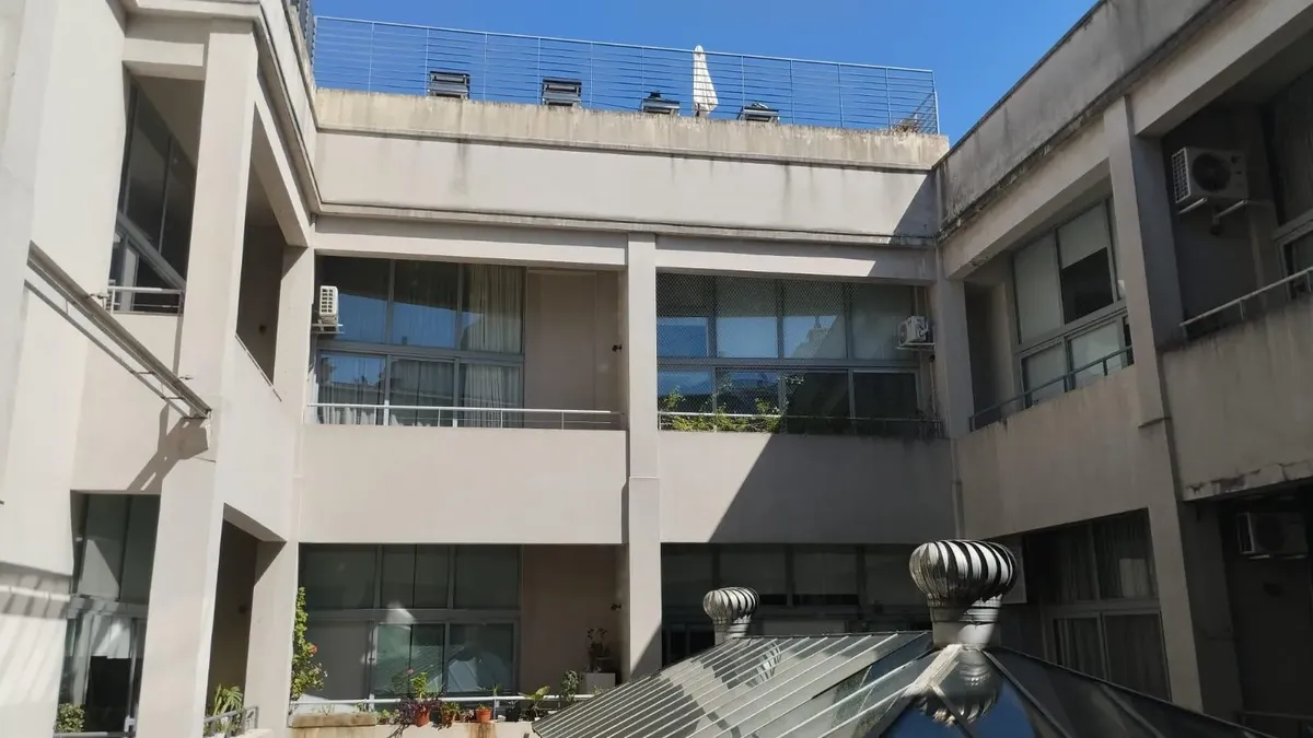 Loft mobiliado com varanda para a rua em San Telmo