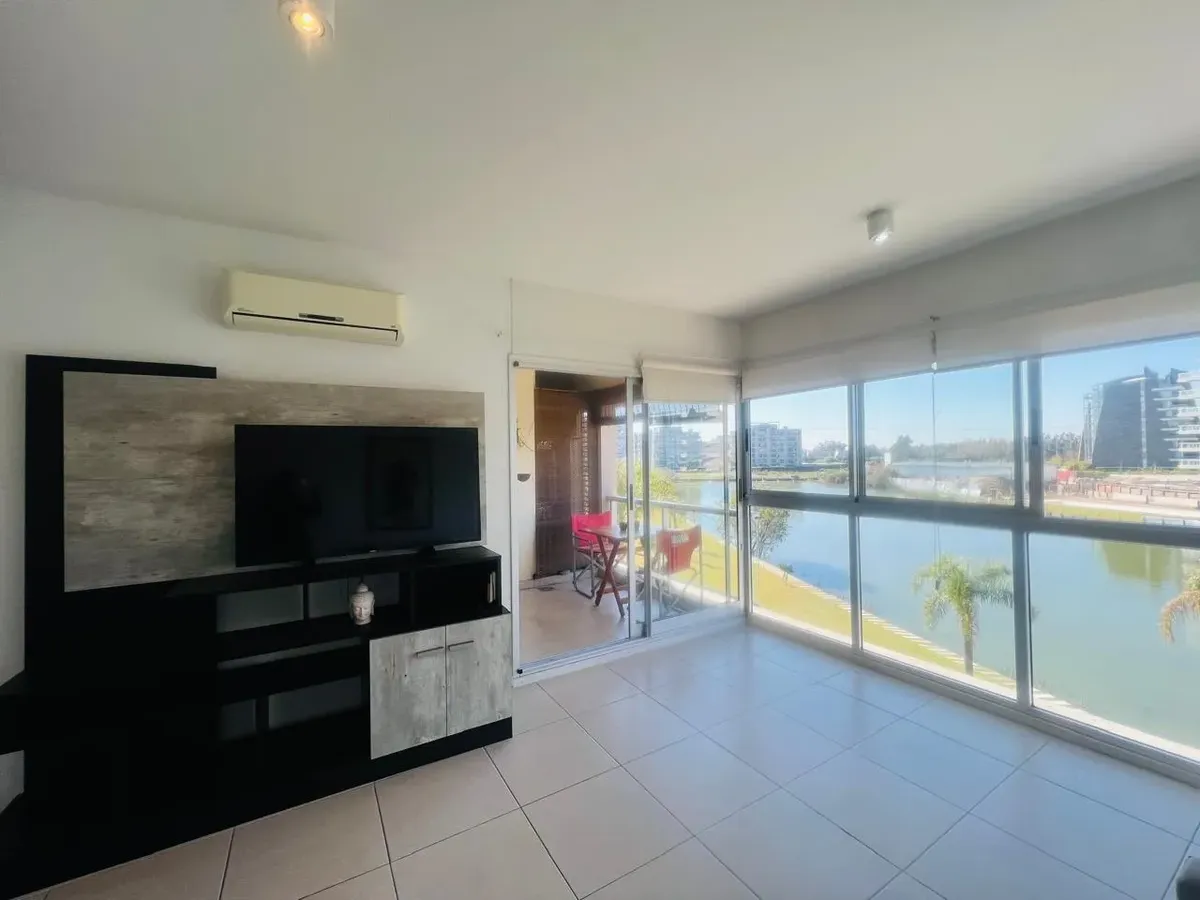 Two-room apartment with terrace balcony and grill in Tigre