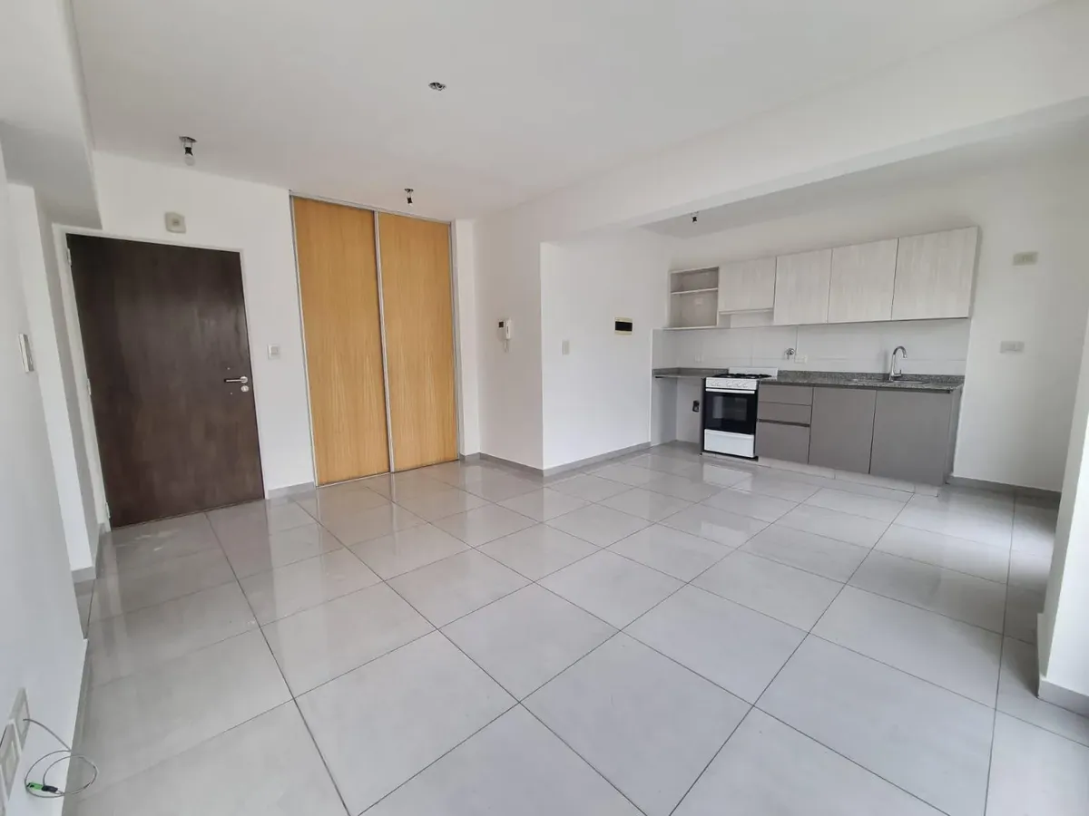 Two-room apartment with long balcony in Palermo