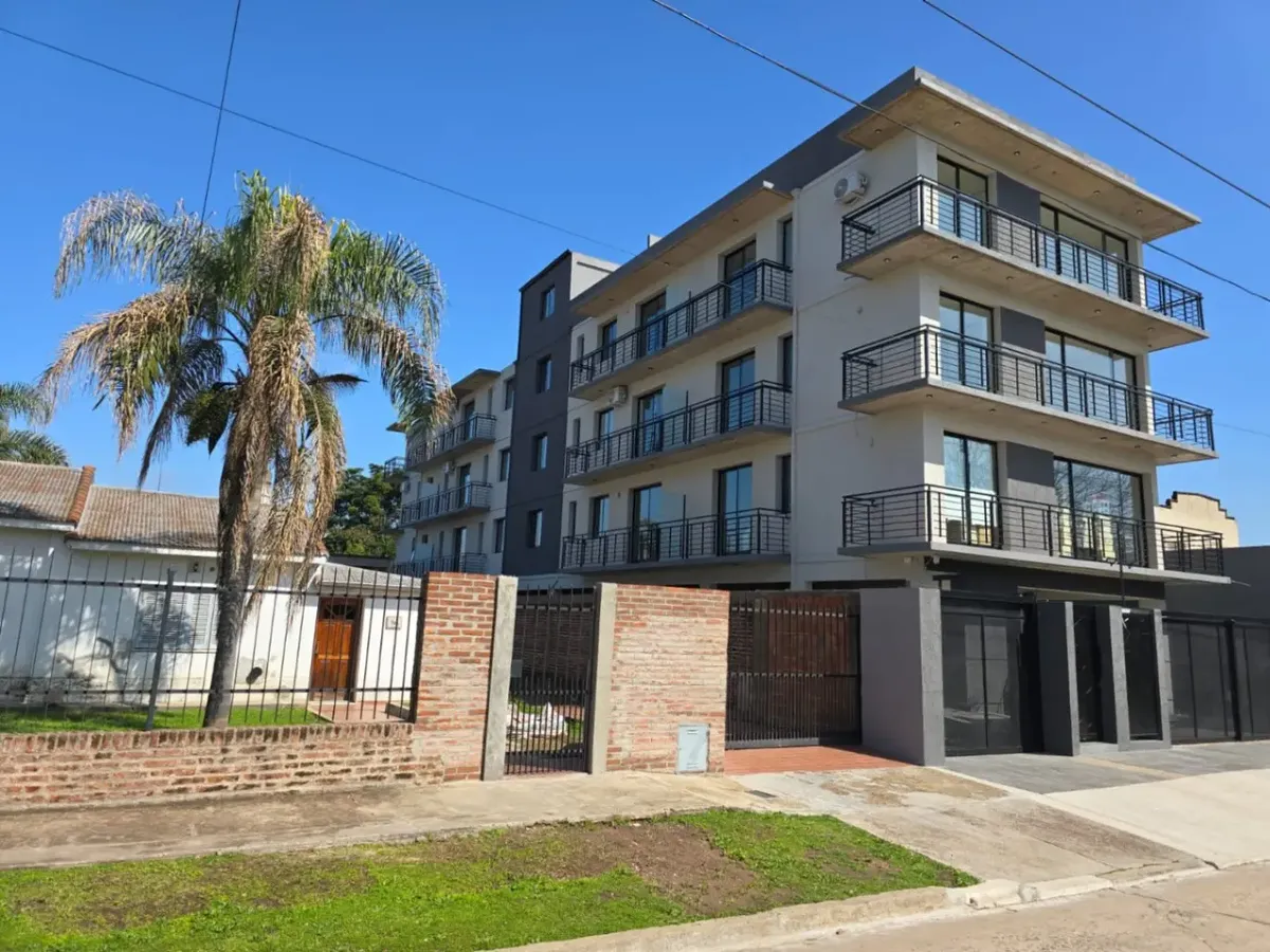 Departamento En Alquiler En Belén Al 700, Belén De Escobar