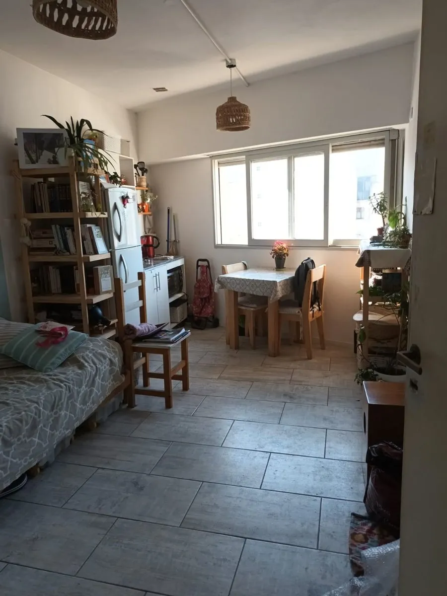 Kitnet mobiliada em La Paternal