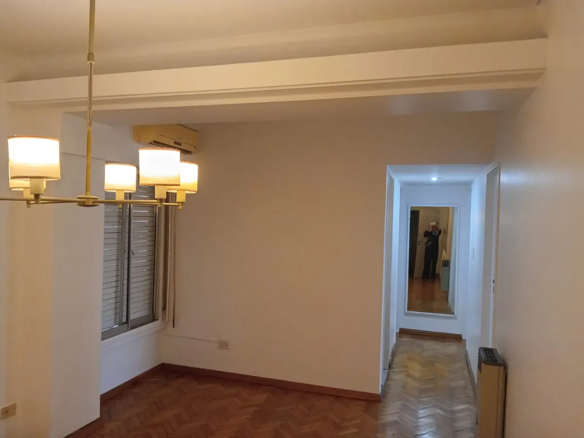 Departamento de 3 ambientes al frente en Parque Chacabuco