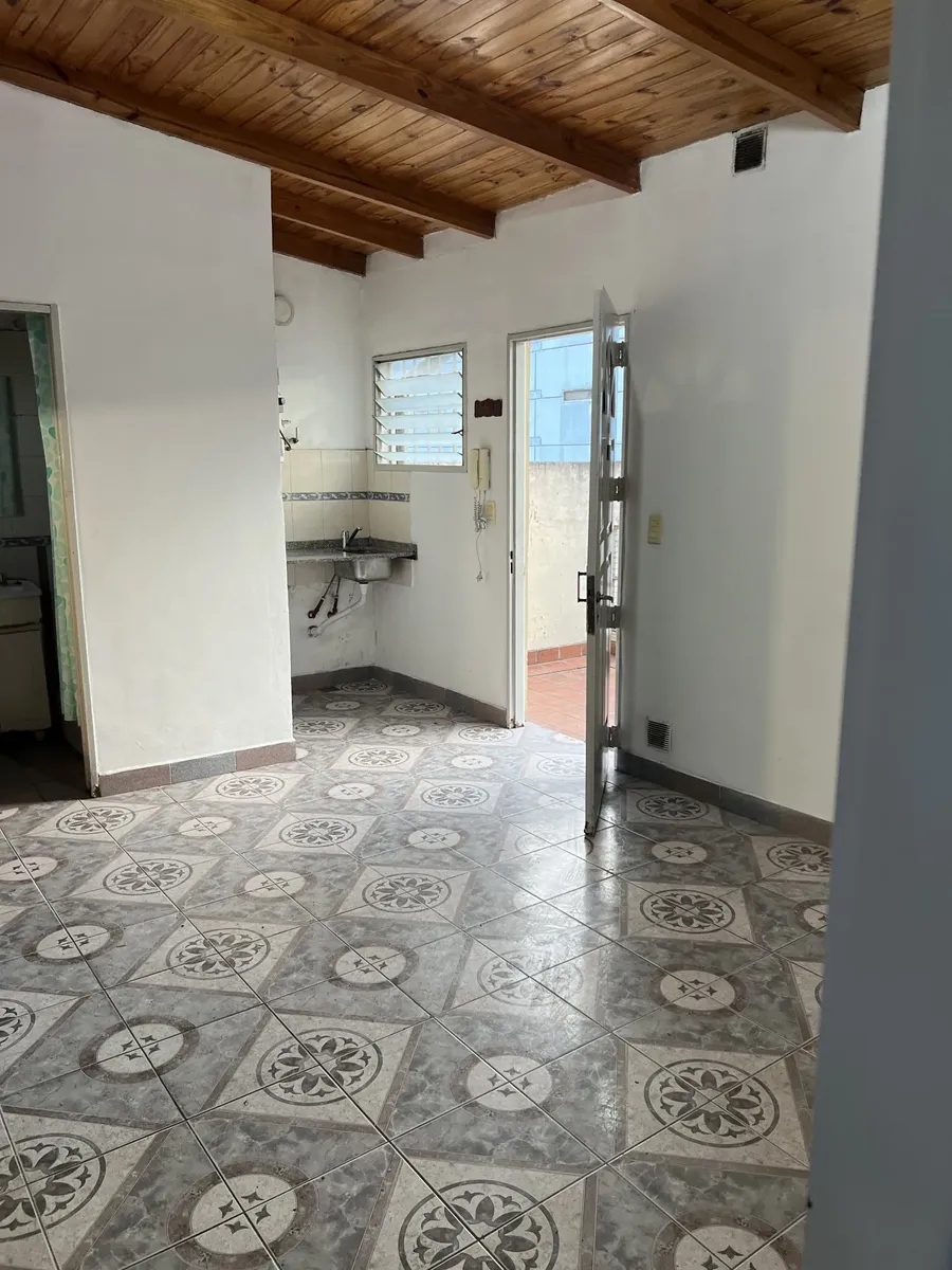 Departamento de 2 ambientes con patio en Villa Santa Rita