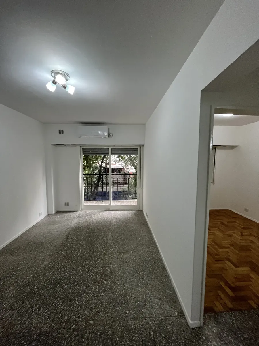 Departamento de 2 ambientes con balcón en Almagro