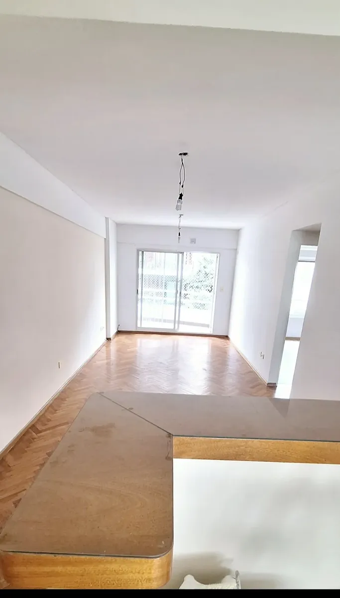 Apartamento de três ambientes com 2 quartos, garagem fixa em Belgrano