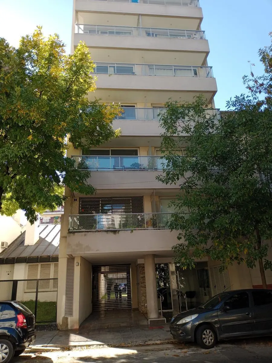 Квартира-студия с балконом на улице в Flores Centro