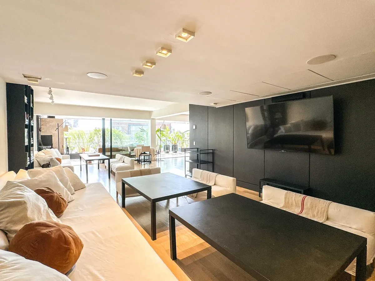 Furnished 4-bedroom duplex penthouse in Recoleta