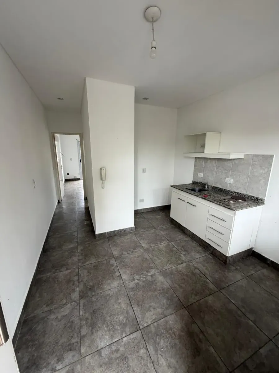 Apartamento de dois ambientes com 1 quarto em José C. Paz