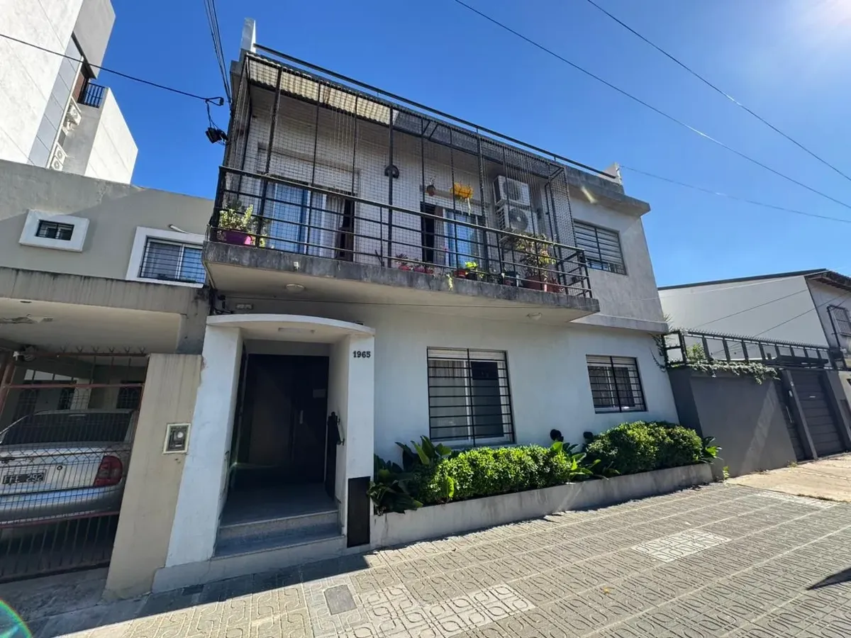 Monoambiente con patio en Santos Lugares, Tres de Febrero