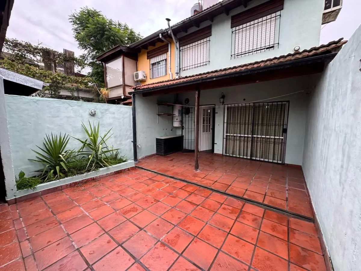 Casa tipo PH dúplex de 5 ambientes em Ituzaingó