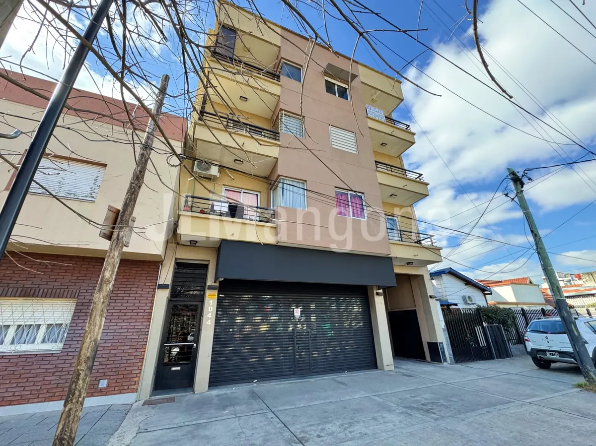 Two-bedroom apartment with parking and balcony in La Matanza