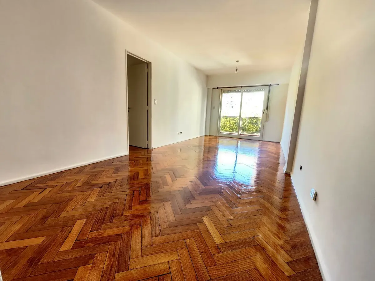 Commercial-use apartment with 4 bedrooms and parking in Palermo