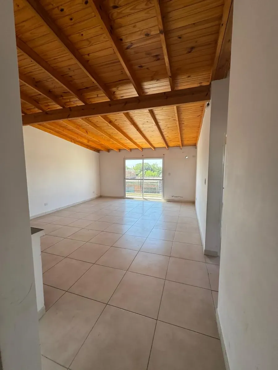 Apartamento de três ambientes com 2 dormitórios em José C. Paz