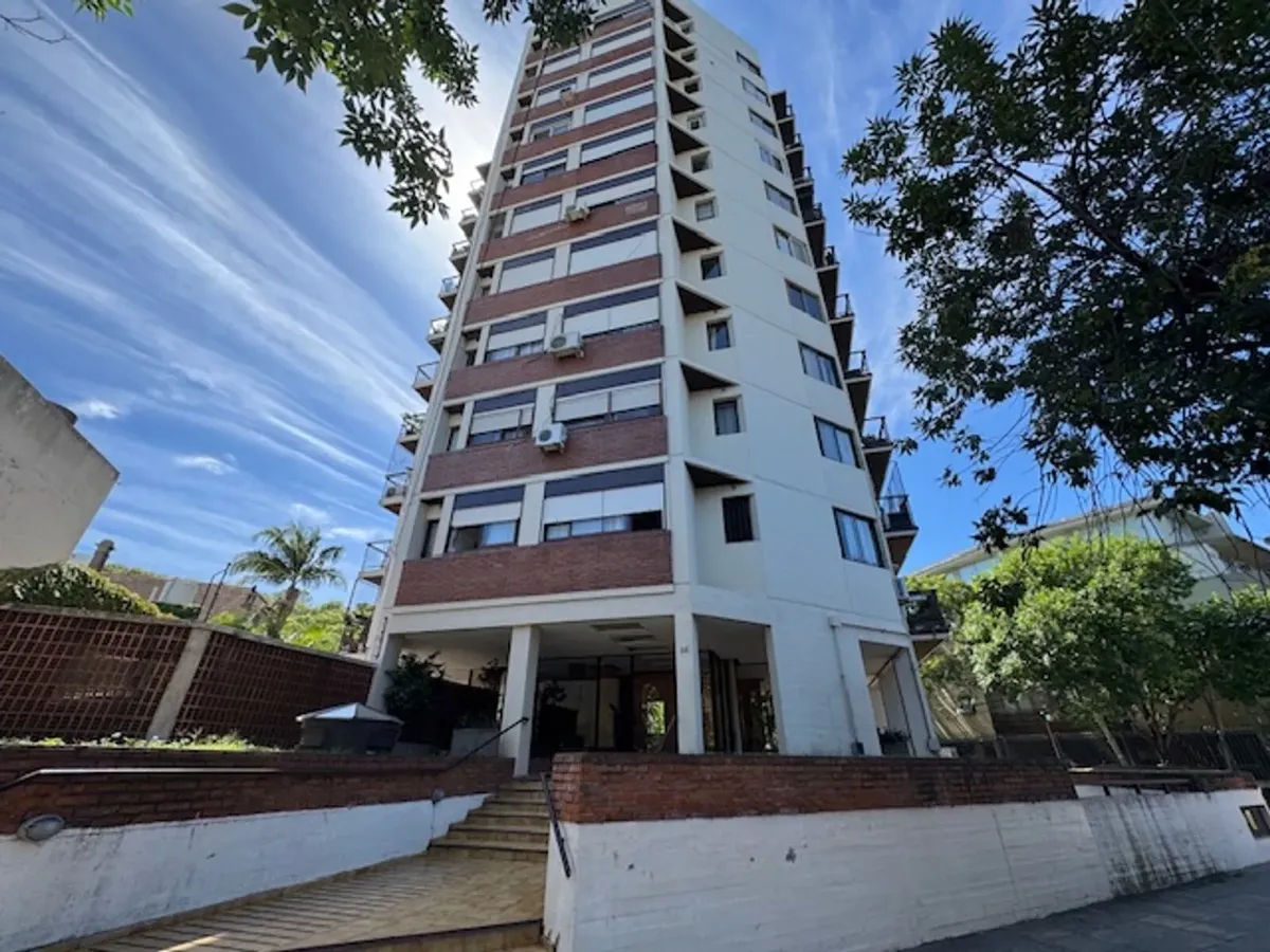 Three-room apartment in San Isidro facing Hipódromo