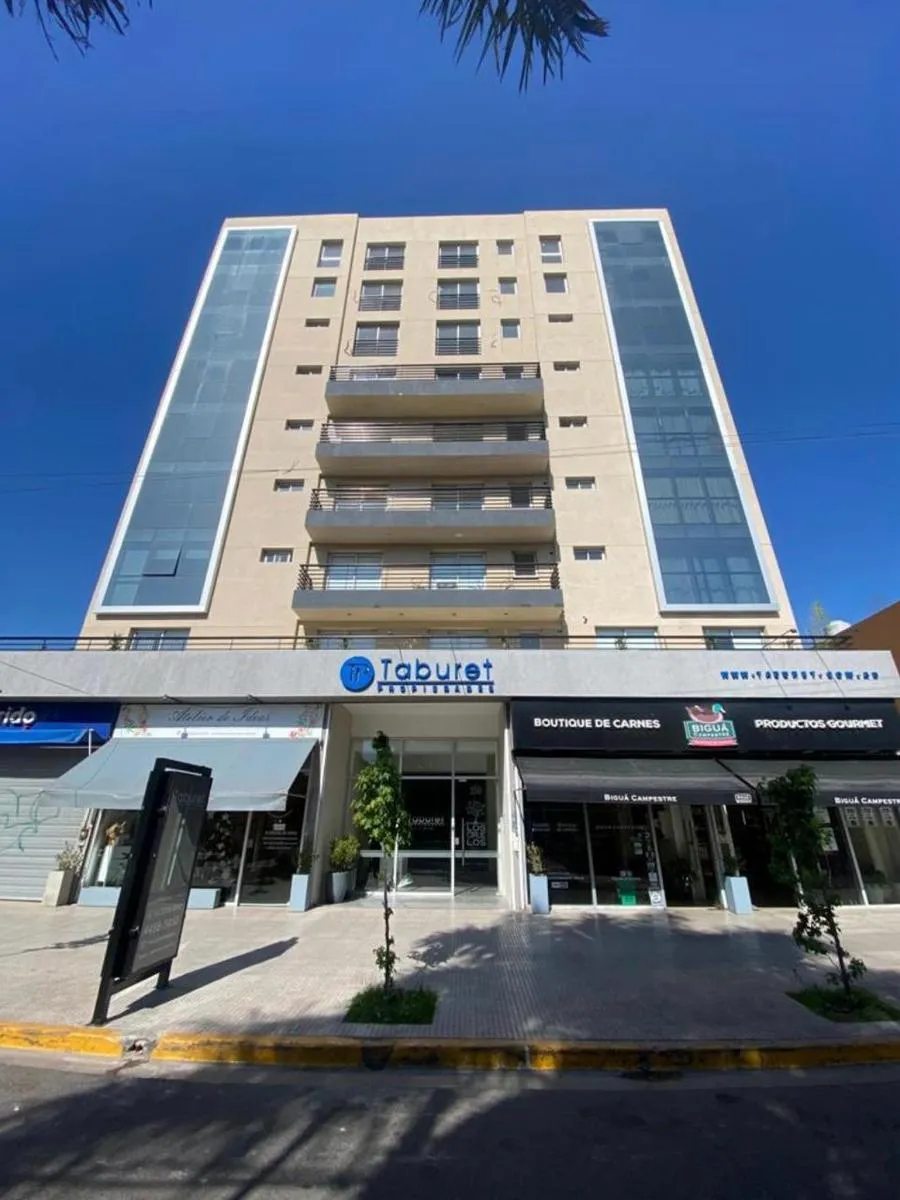 Apartamento de 1 dormitório no 6º andar em Ituzaingó Norte