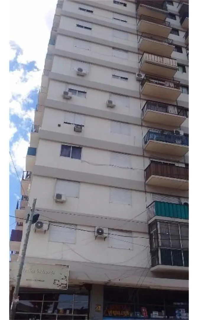 Departamento de 3 ambientes al frente en Avellaneda
