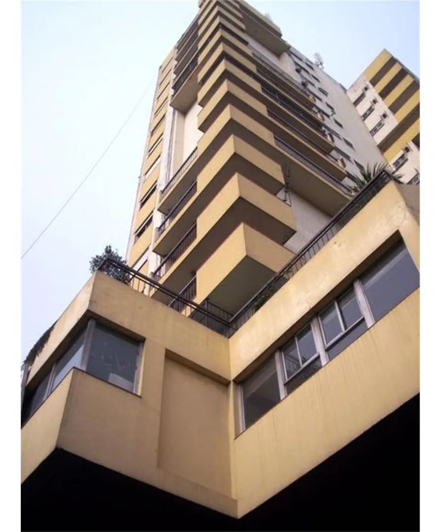 Kitnet de estúdio no fundos na Av. Mitre em Crucesita, Avellaneda