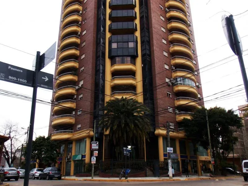 Apartamento de dois ambientes com 1 dormitório para alugar em San Miguel