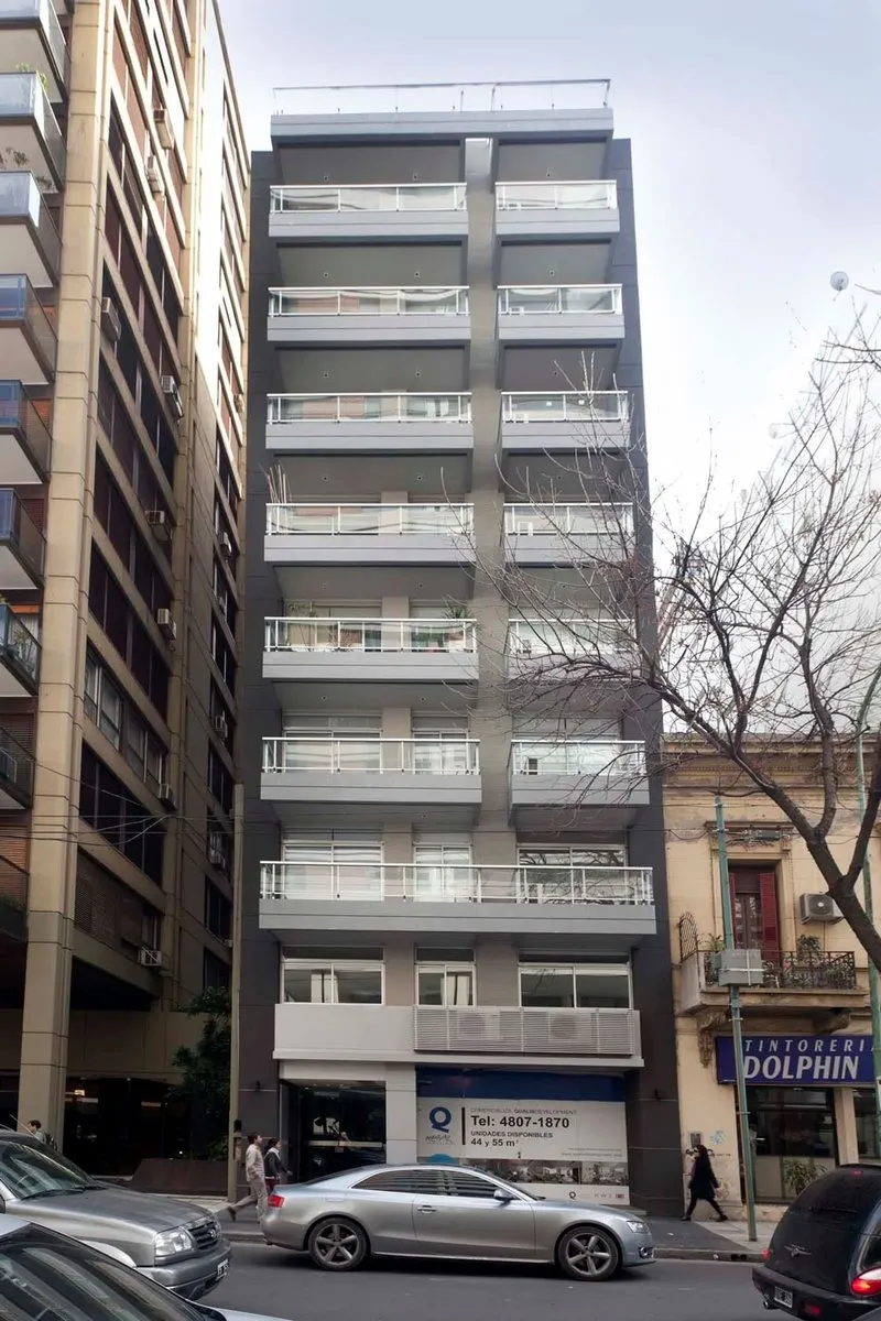 Kitnet em Palermo Chico com pátio privativo