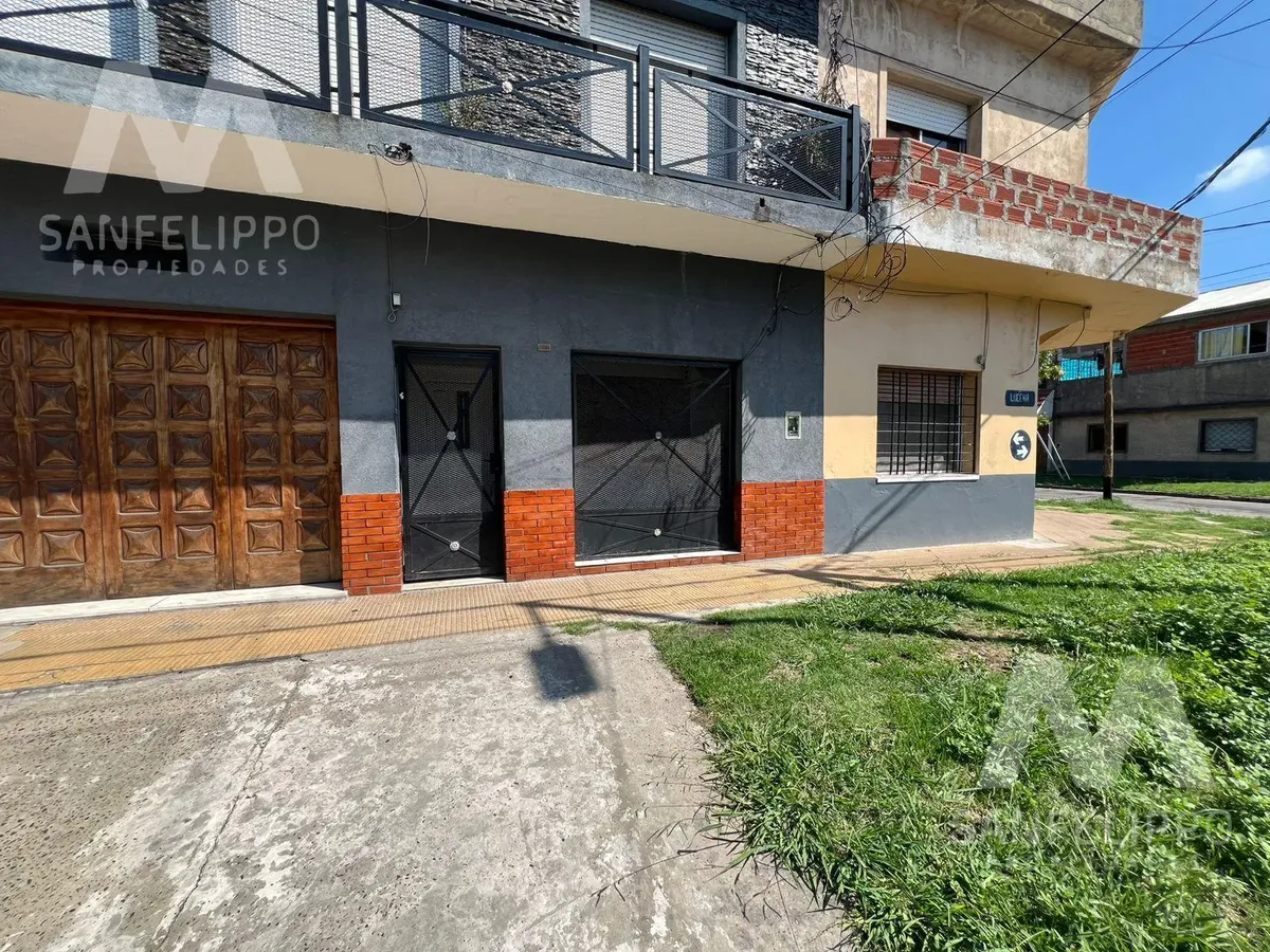 Departamento de 2 ambientes con entrada independiente en Wilde, Avellaneda