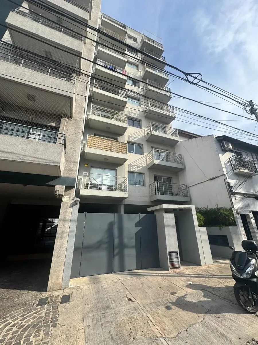 Monoambiente Super Divisible En L Con Cochera En Alquiler Con Balcon Y Lavadero En Monte Castro