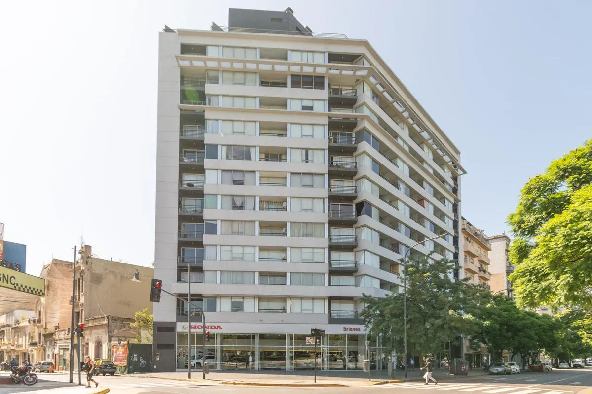 Monoambiente amoblado en Monserrat con vista a Av. 9 de Julio