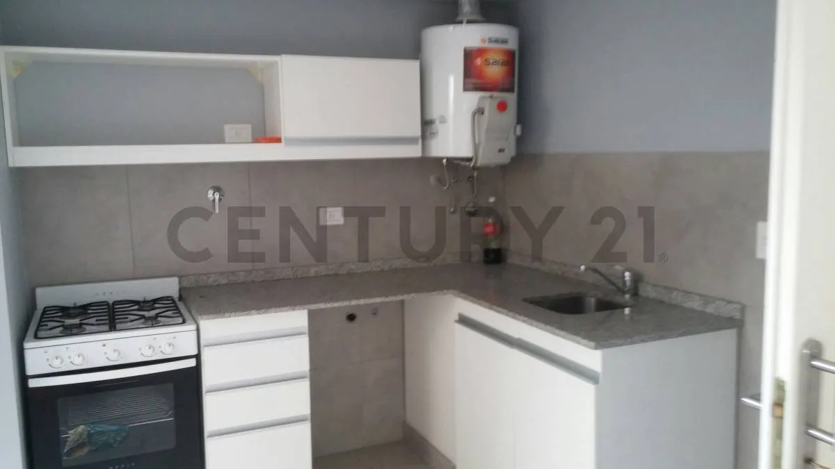 Kitnet com varanda em Caballito apto para uso profissional