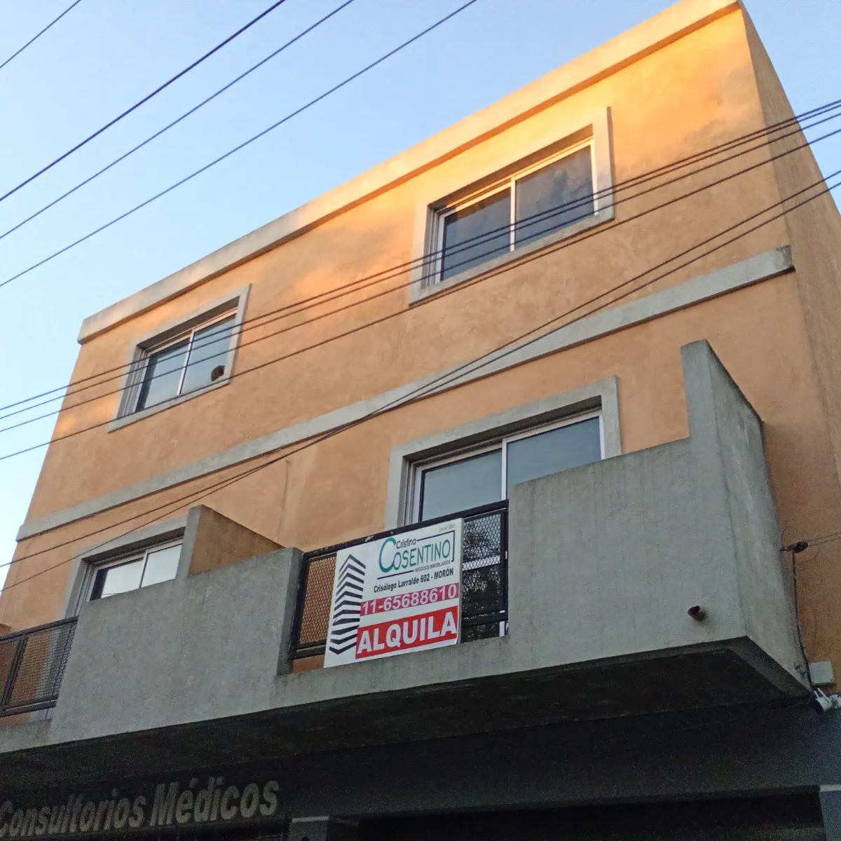 2 ambientes frente Hospital Morón