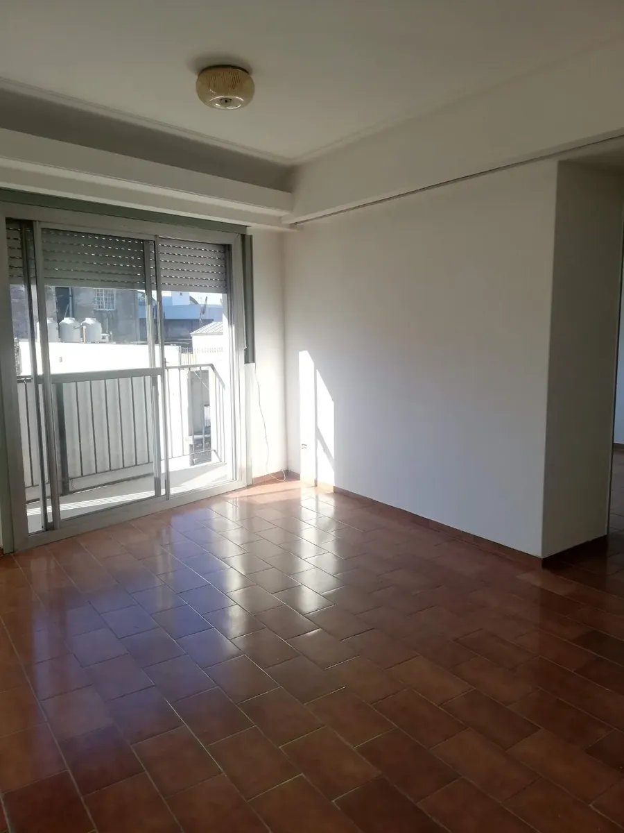 Apartamento de quatro ambientes em Balvanera