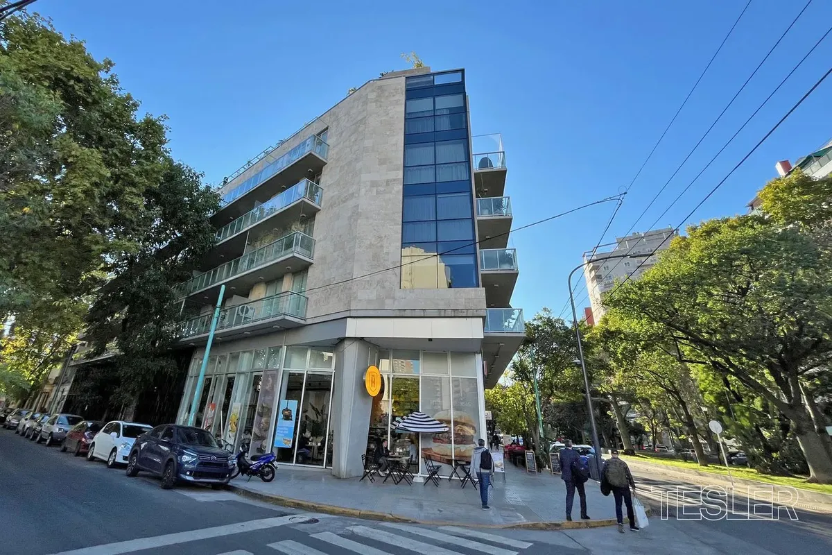 Квартира с 2 спальнями и парковочным местом в Saavedra