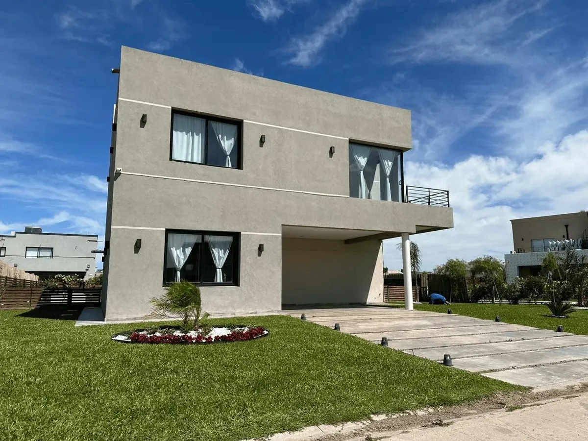 Casa de 4 quartos em locação temporária em Lagos de Canning