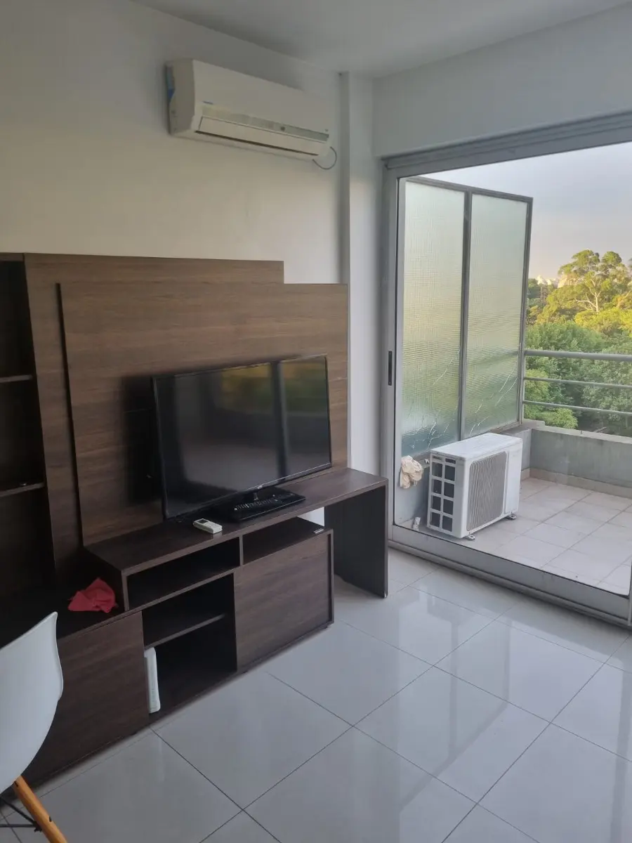 Monoambiente amoblado al frente en Villa del Parque