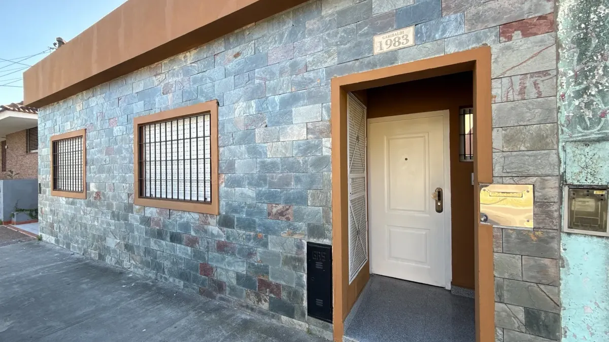 Three-room apartment in Lomas de Zamora Oeste