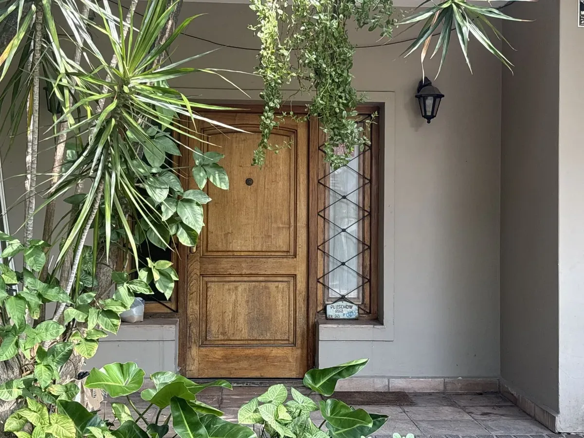 Casa com 6 ambientes para alugar em Ciudad Jardín Lomas del Palomar