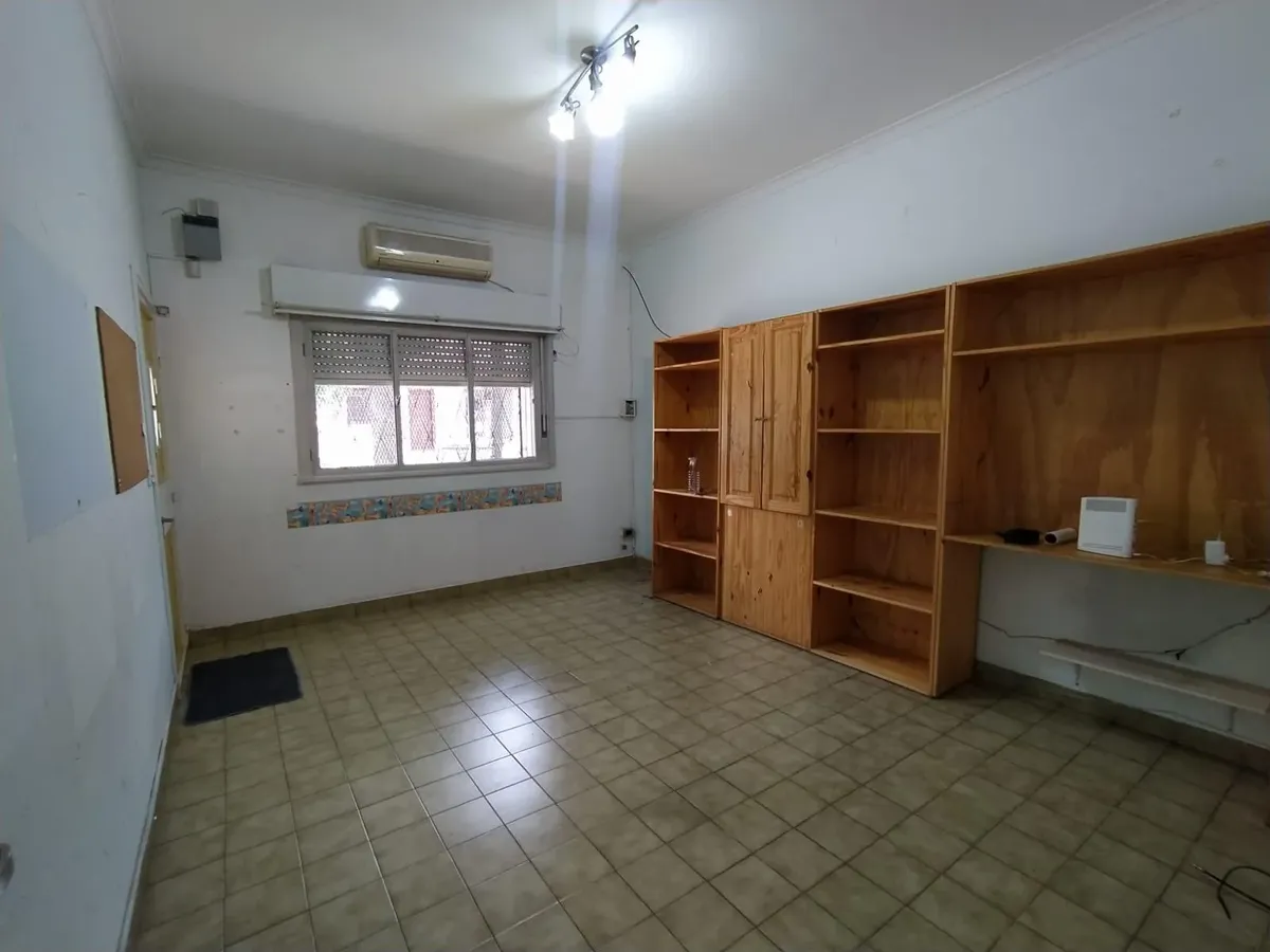 Three-room PH with parking in General San Martín