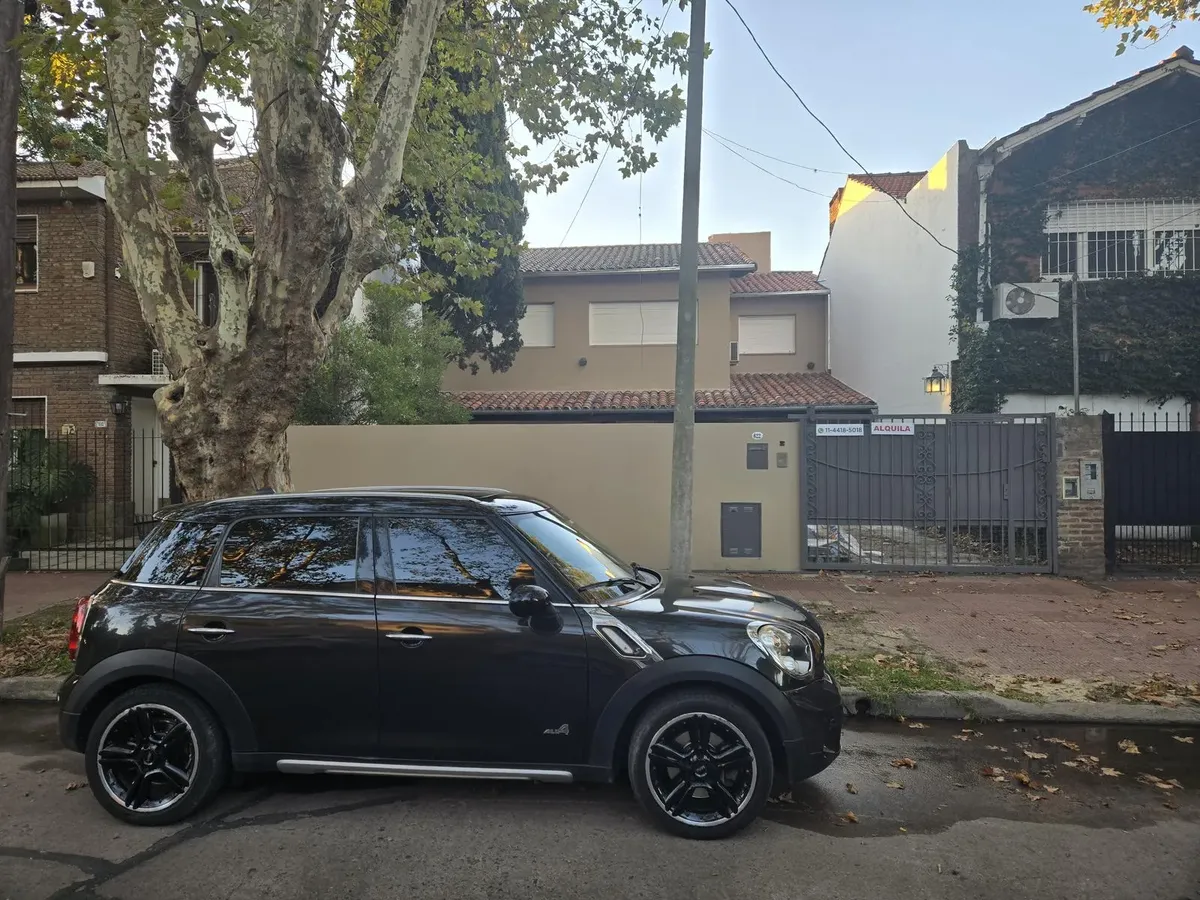 Four-bedroom refurbished house in Acassuso