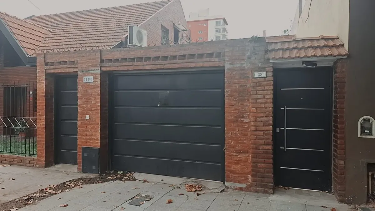Two-room PH for rent in Quilmes