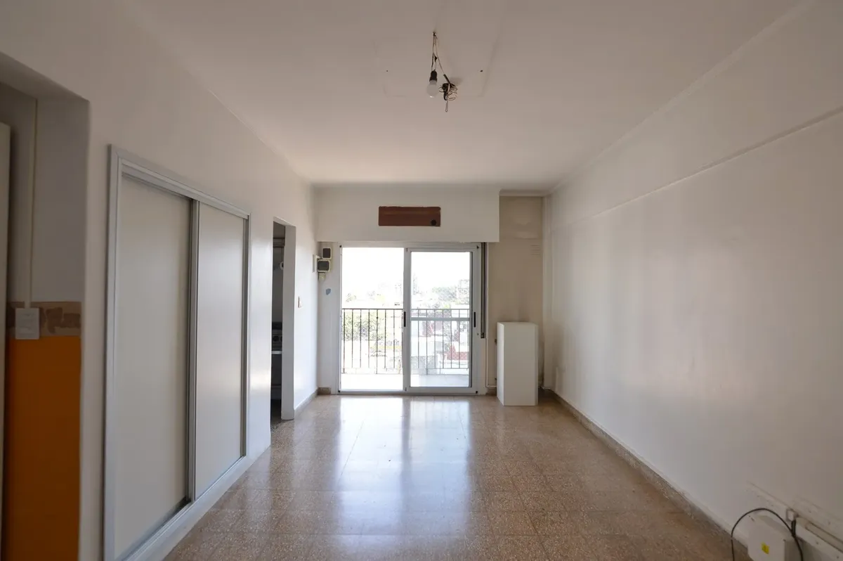 Divisible studio apartment with balcony in Almagro