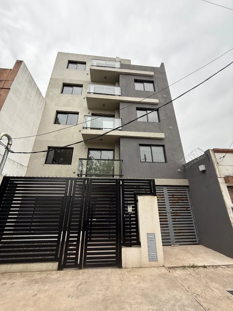 Apartamento de dois ambientes novo (nunca habitado) em Morón