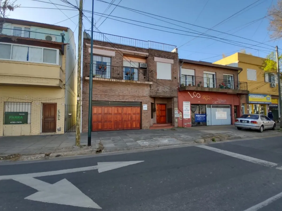 Apartamento de três ambientes no 1º andar em Martínez