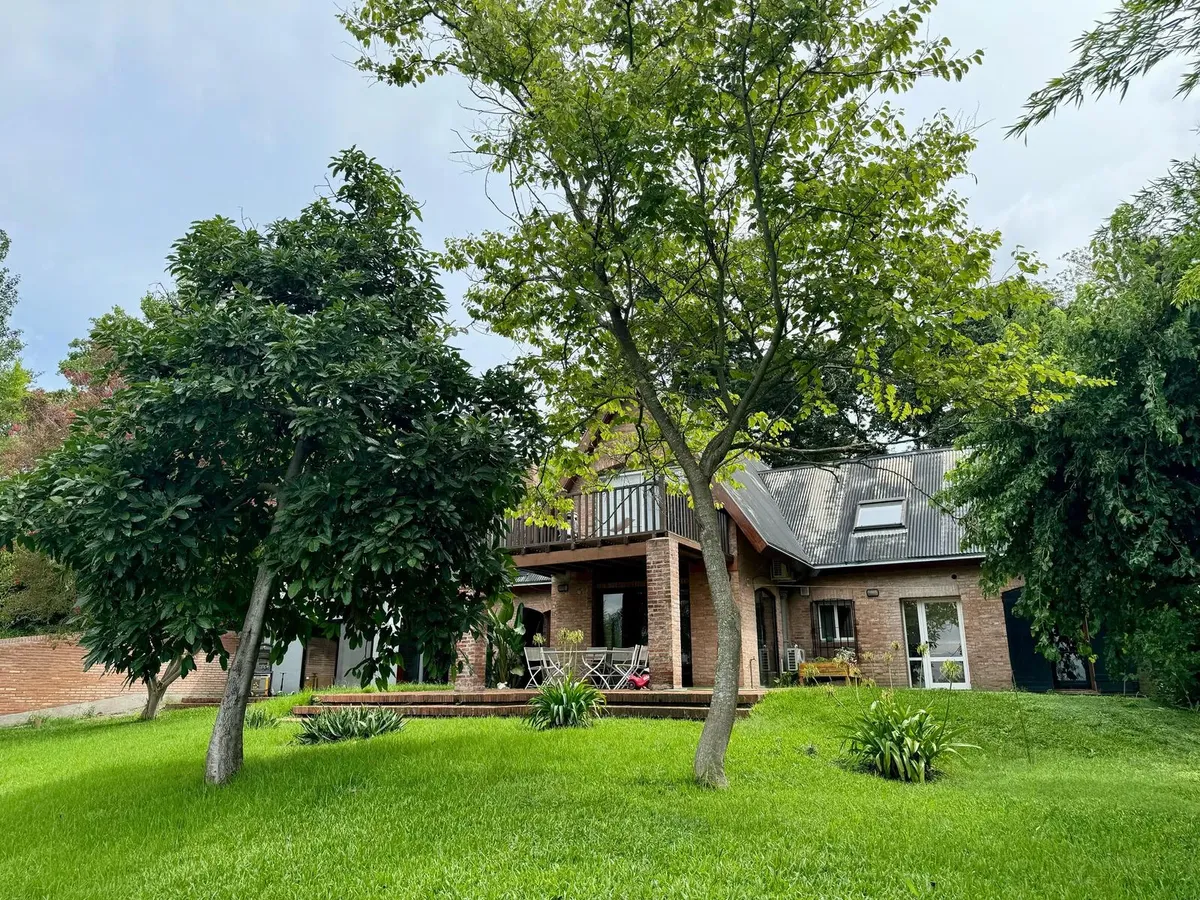 Casa amoblada de 4 dormitorios en El Cazador