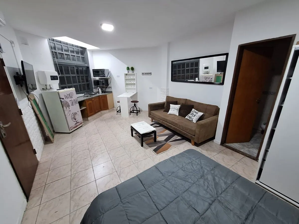 Monoambiente en planta baja al frente sin expensas en Villa del Parque