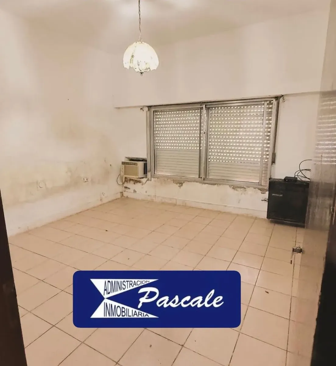 Two-bedroom house for rent in Lanús