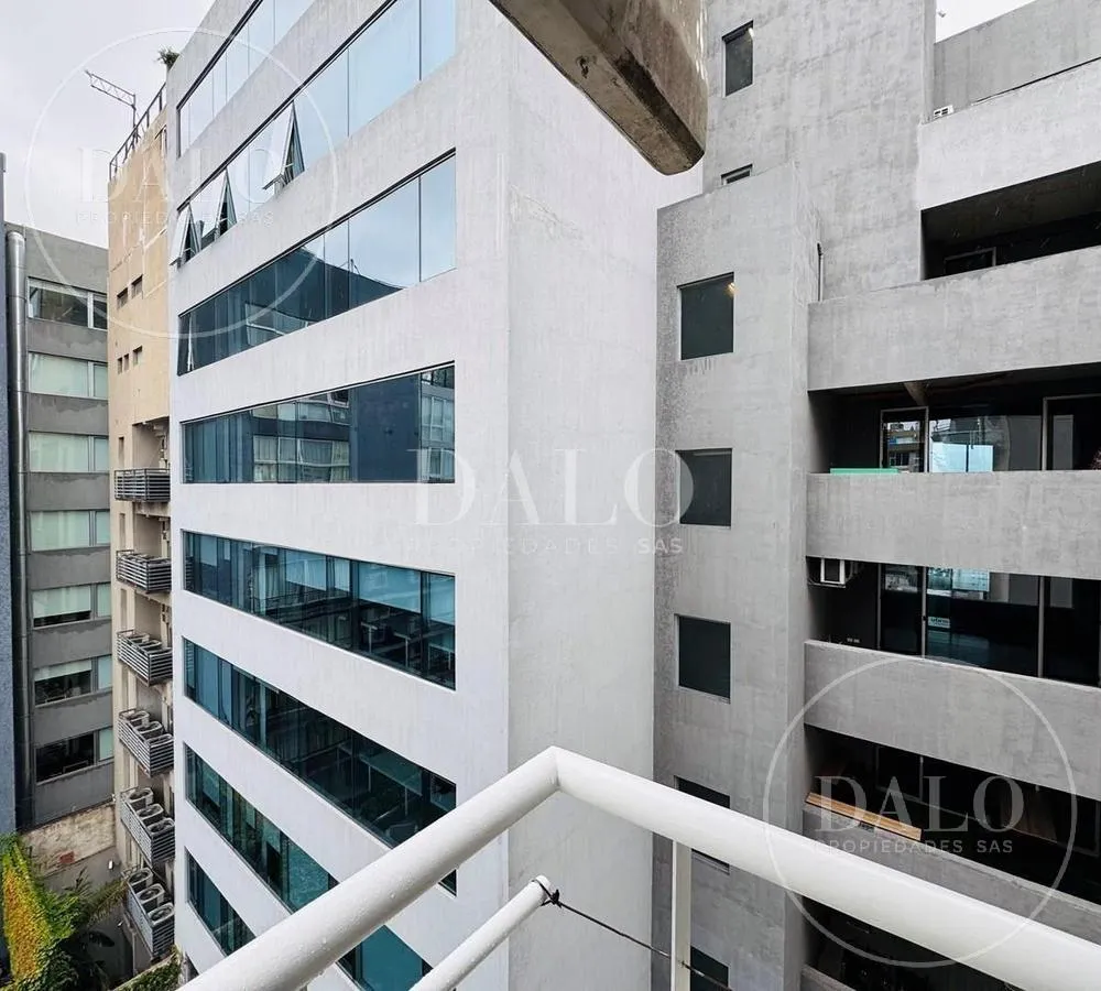 Fully equipped studio apartment with private balcony in Palermo Hollywood