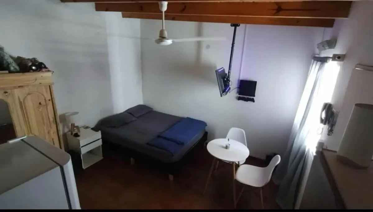 Квартира с отдельным входом в Villa Crespo, 1 комната, без коммунальных платежей