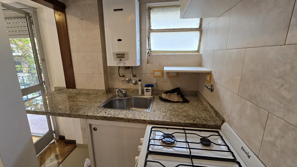 Departamento de 2 ambientes apto profesional en Flores