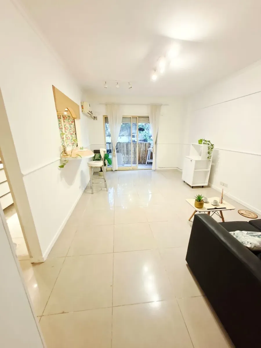 Меблированная квартира с одной спальней и патио в Villa Crespo