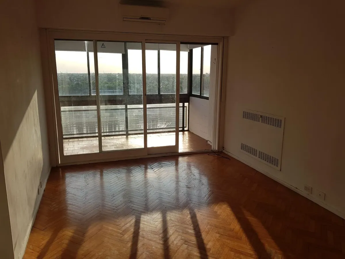 Studio apartment with open views over the Hippodrome in Acassuso