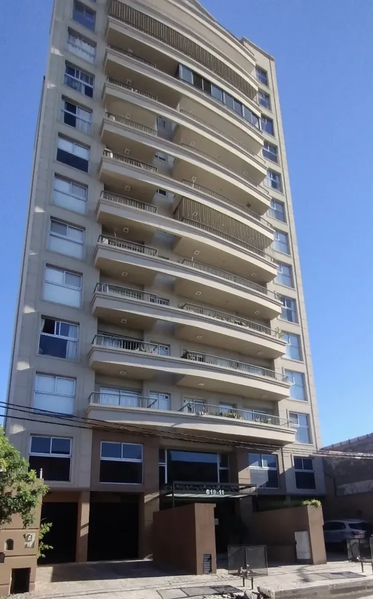 Apartamento de dois ambientes com vaga de garagem em Valentín Alsina, Lanús