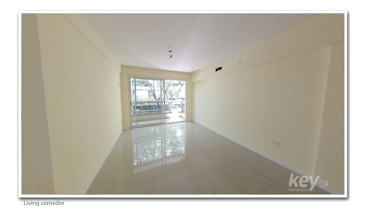 Apartamento de dois ambientes de frente em Recoleta